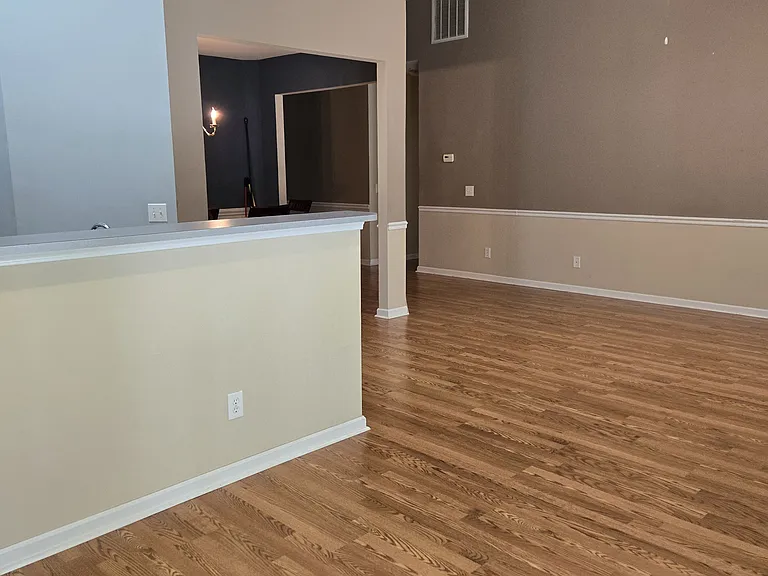 6187 Roseway Ct — Photo 3