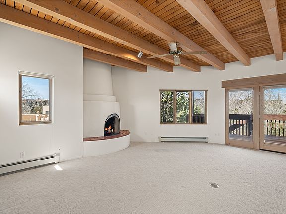 3rd image of 682 La Viveza Ct