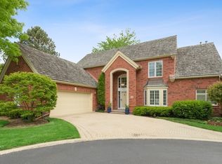 32 Regent Wood Rd, Northfield, IL 60093