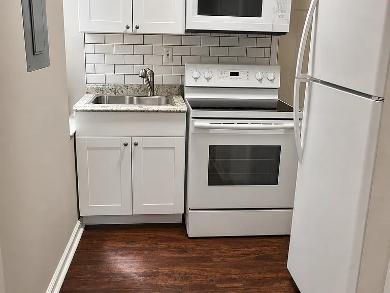 1464 N 52nd St #2F — Photo 1