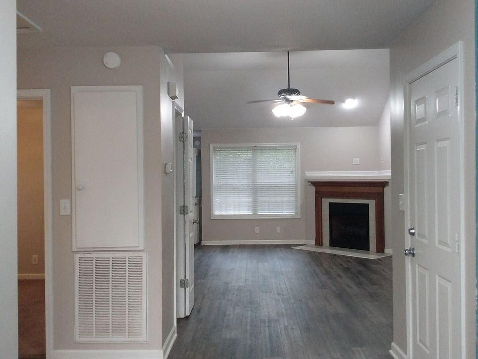 1st image of 3156 Brook Hill Dr