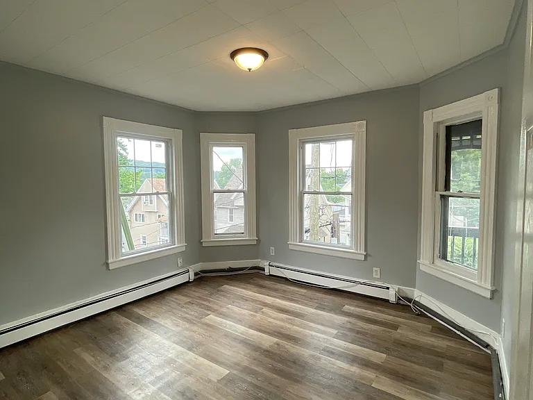 93 Fairview St #2 — Photo 3
