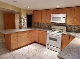 5135 W Roscoe St #1, Chicago, IL 60641