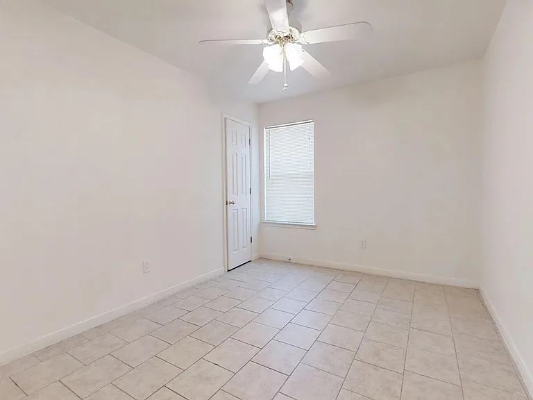 316 Cedar Ridge Dr #B — Photo 5