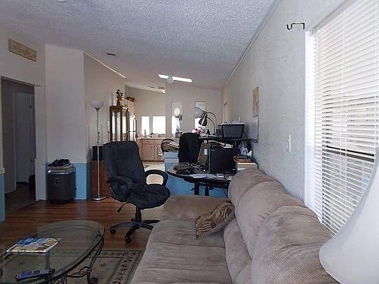 1st image of 1309 Nutwood Dr