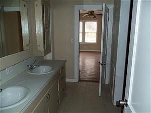 2nd image of 2521 Texas Ave