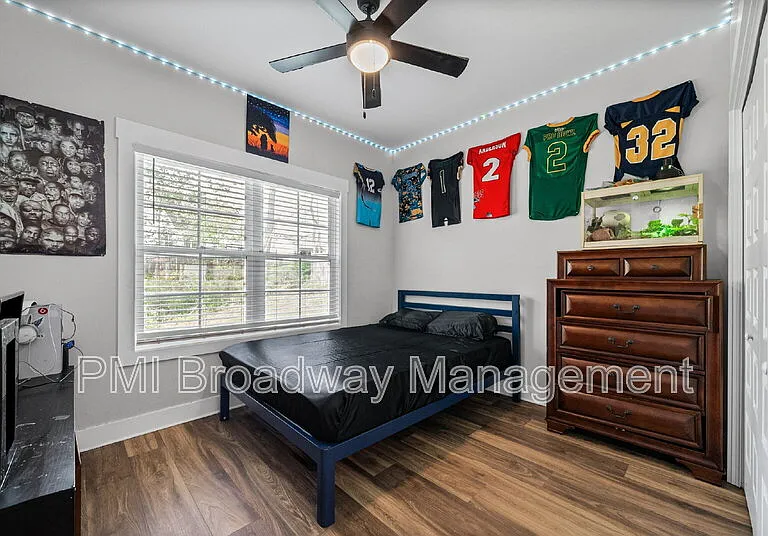 181 Sherlock Dr — Photo 14