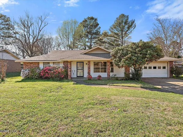 202 Simmons Dr, Clinton, MS 39056