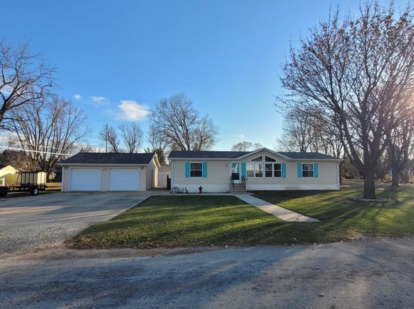 Oelwein IA Single Family Homes For Sale - 17 Homes | Zillow