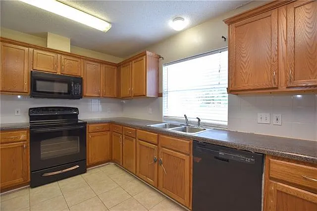 5404 Clearpoint Dr — Photo 8