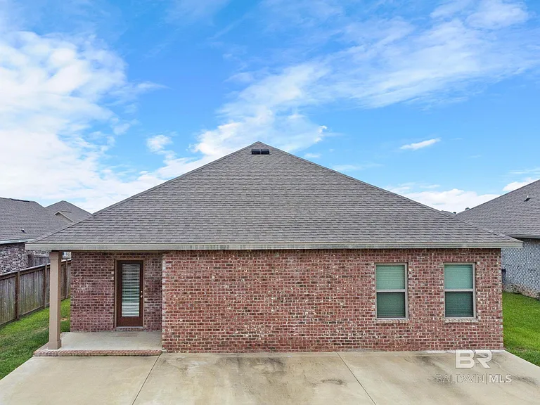 1710 Grouse St — Photo 72