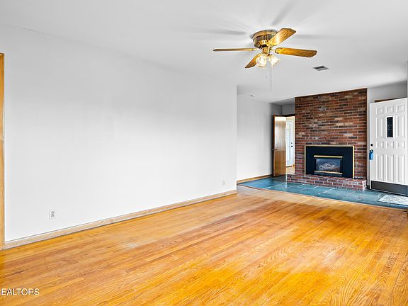 5th image of 108 Shady Ln
