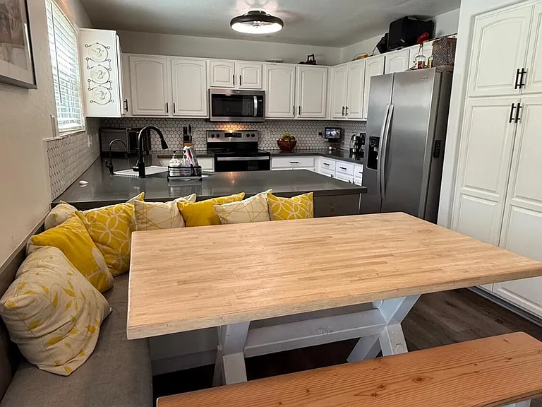 22461 W Woodlands Ave — Photo 8
