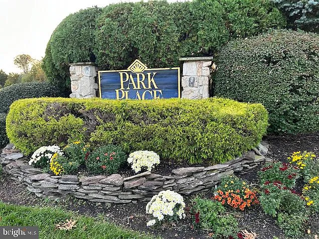 3 bed, 2.5 bath, 2116 sqft, $3,300 — Photo 3