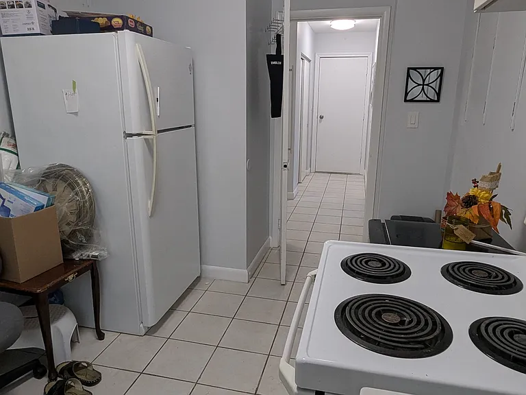205 Queen St S #1 — Photo 9