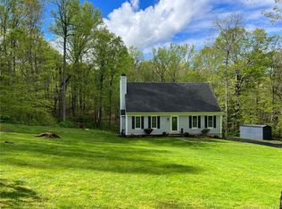 24 Packer Brook Rd, Redding, CT 06896