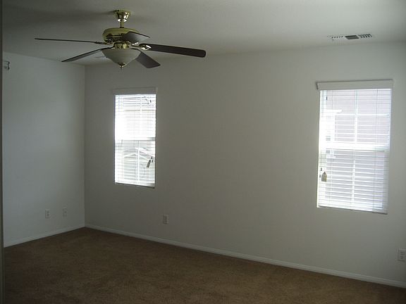 5th image of 439 N Placer Privado
