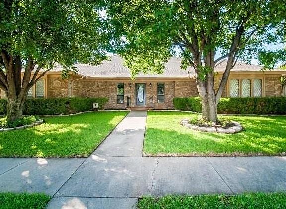 2nd image of 3707 Falcon Lake Dr