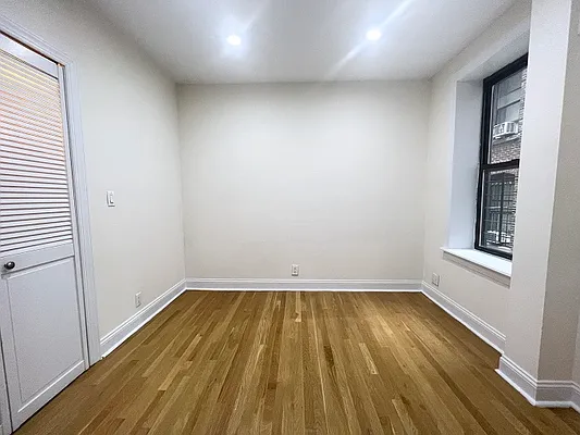 Rented by City Connections Realty | media 3