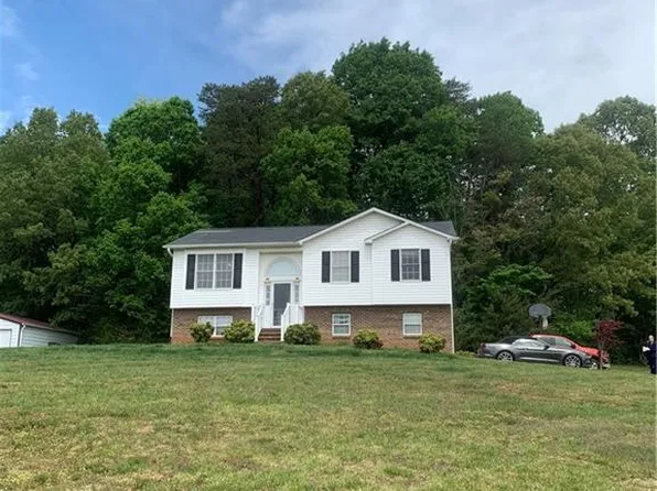 8271 Creedmoor Dr, Rural Hall, NC 27045