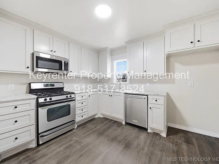 5340 W 11th St S — Photo 8