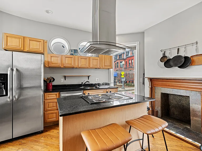 547 Florida Ave NW #3 — Photo 8
