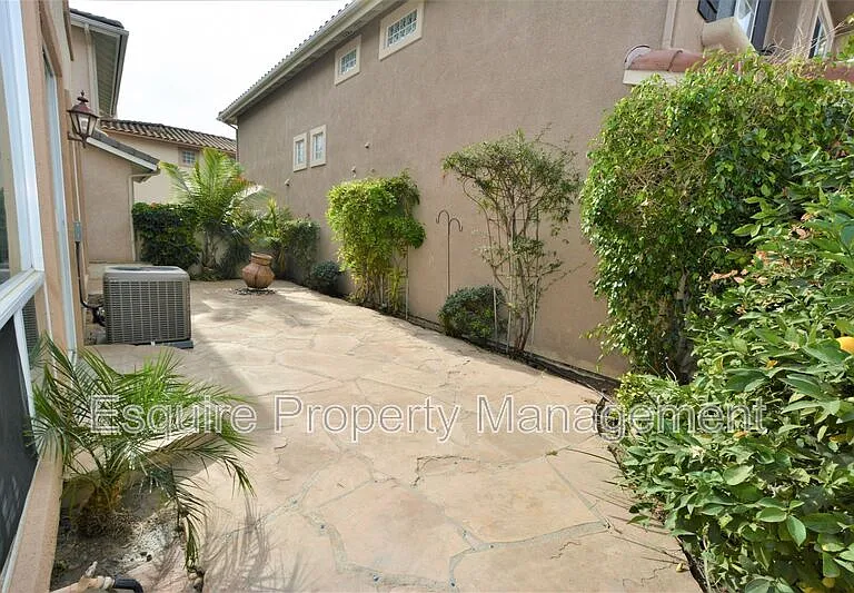 2861 Golf Villa Way — Photo 33