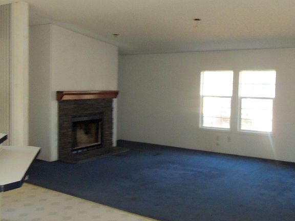 3rd image of 144 Husky Ln