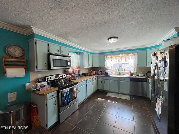5th image of 2823 NE Vitex Dr