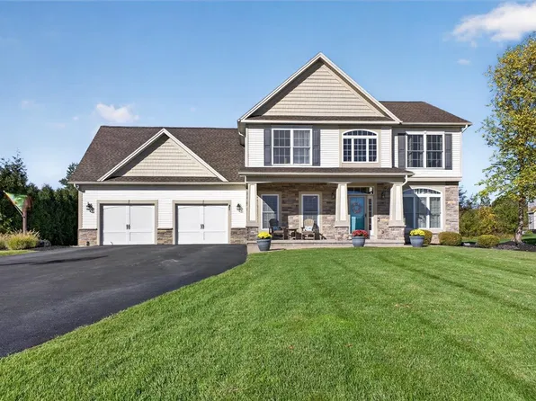 31 Forest Creek Dr, Spencerport, NY 14559