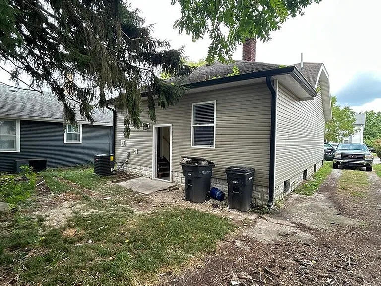 2103 Kossuth St — Photo 12