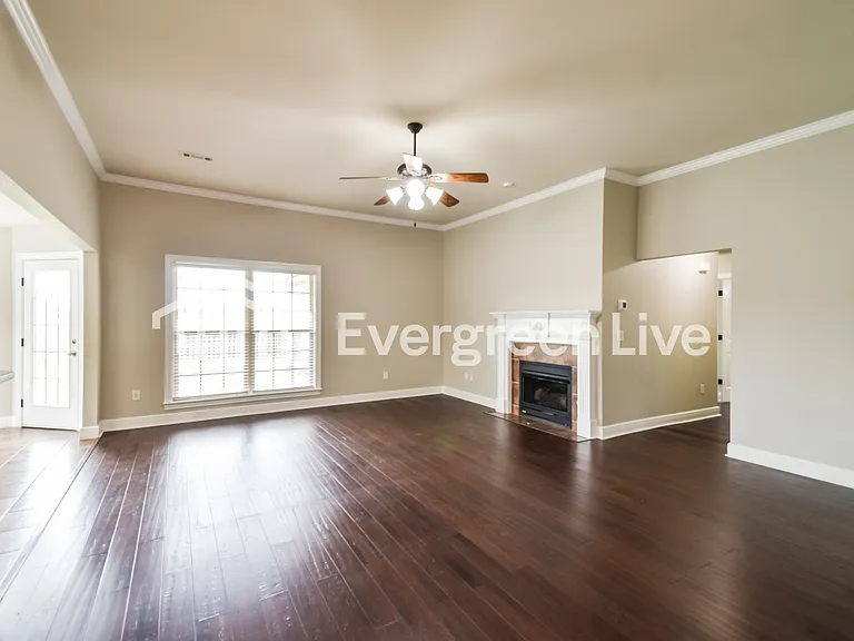 557 N Fox Meadows Ln — Photo 5