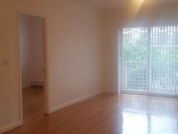 3rd image of 3025 43rd St #2nd