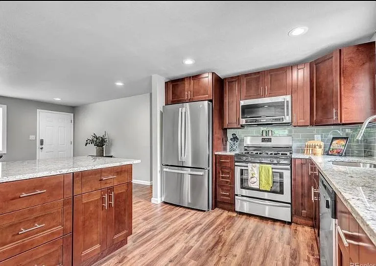 6261 W 74th Pl — Photo 19