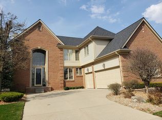 1307 Tulberry Cir, Rochester, MI 48306