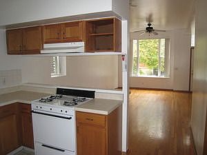 4th image of 1833 N Winchester Ave APT 1