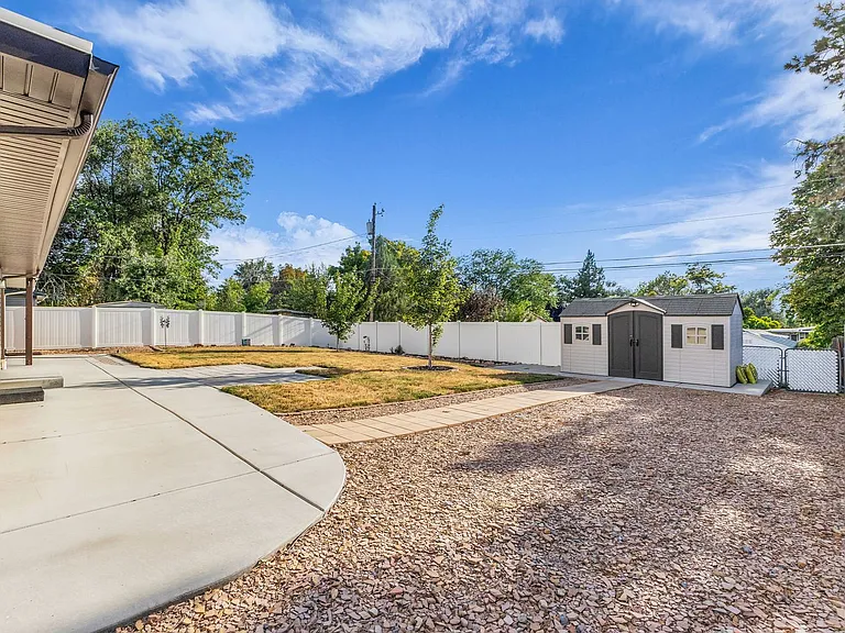 1473 N 200 W — Photo 26