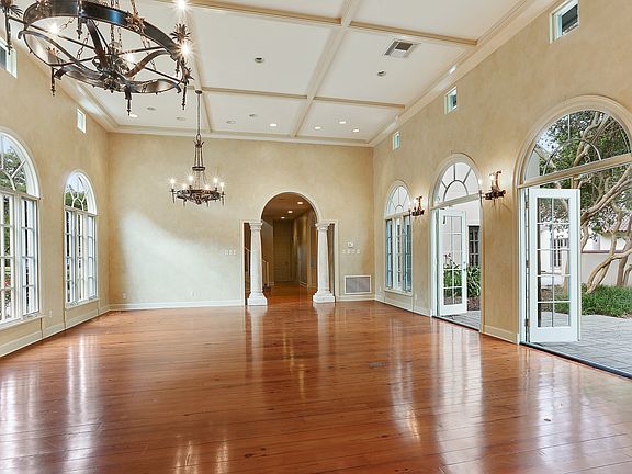 5th image of 733 Girard Park Dr