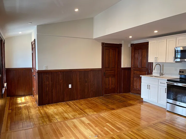41 Summer St — Photo 16