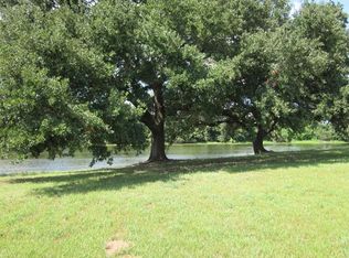 160 Riverside Ln, Natchez, LA 71456