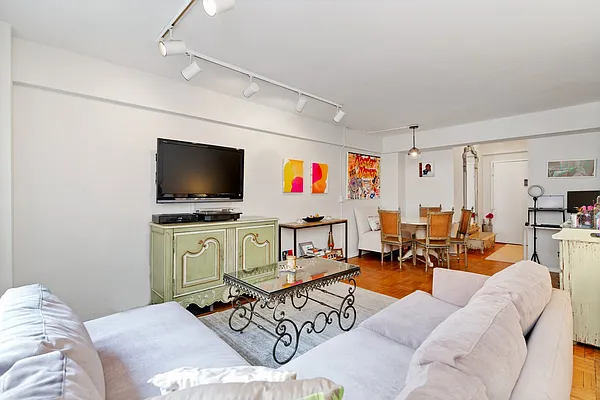 Sold by Kleier Residential | media 8