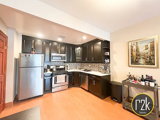 Rented by Realty 2000 Corp | media 19