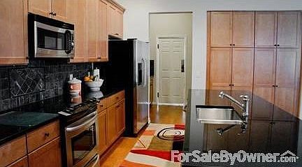 Kitchen with Coffee Room
						:
						8x8 coffee room with spacious pantry