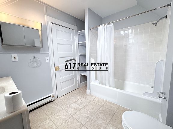 4th image of 26 Royal St #_004