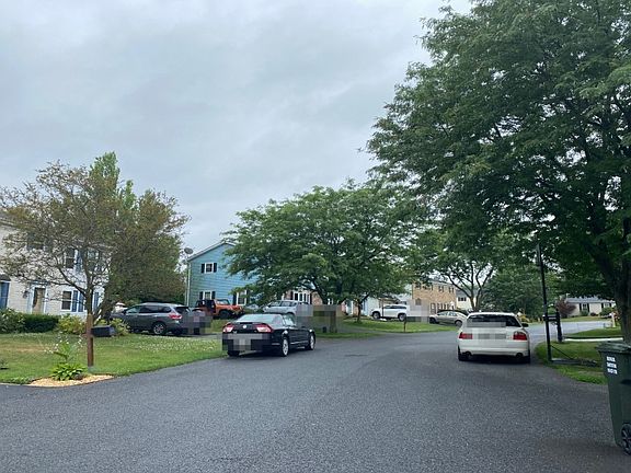 4th image of 4240 Iroquois St