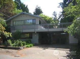 30 Enatai Dr, Bellevue, WA