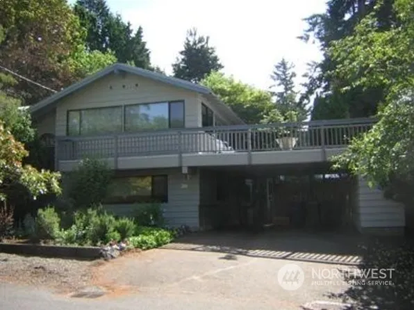 30 Enatai Drive, Bellevue, WA 98004