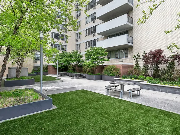 100 West 93rd Street image 17 of 23