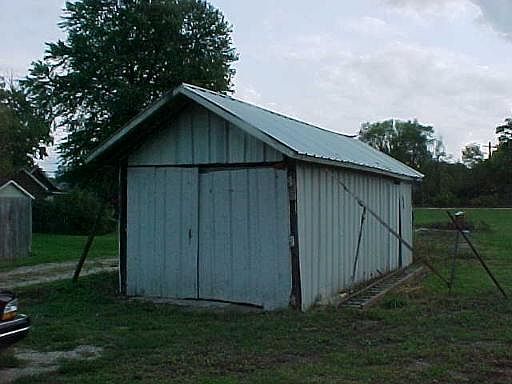 5th image of 107 Rock Island St