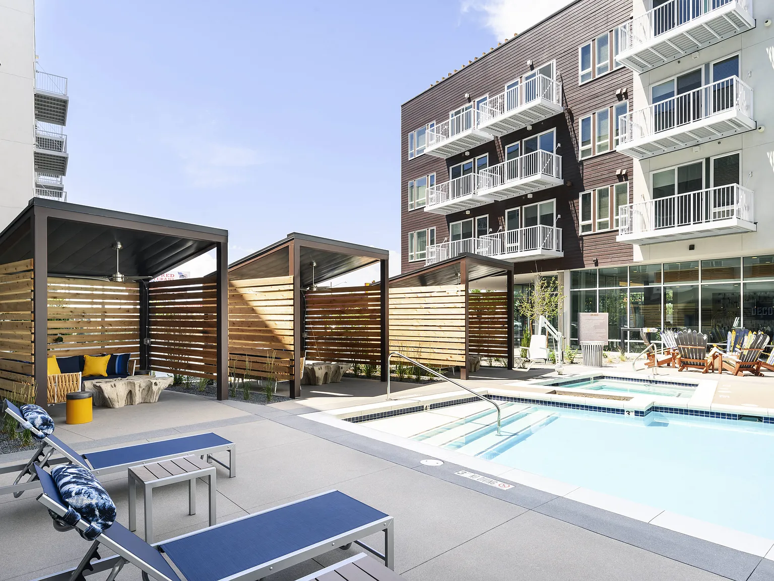 Deco Apartments — Photo 2